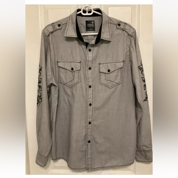 Modern Culture  Men’s Gray/Black Fleur Wings Button Down Shirt Size Large - Picture 1 of 13
